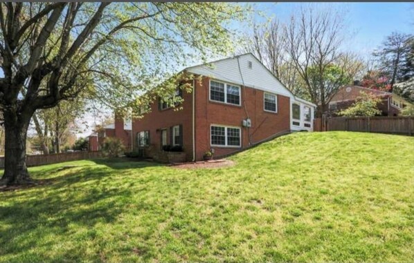 المنشأة من الخارج