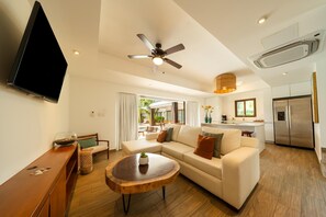 TV - Pool Entry | 7 guests | 2 bedrooms (Monterrico)