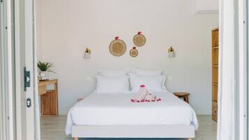 Superior-studio, näköala uima-altaalle | Silitysrauta/-lauta, ilmainen Wi-Fi, pääsy pyörätuolilla