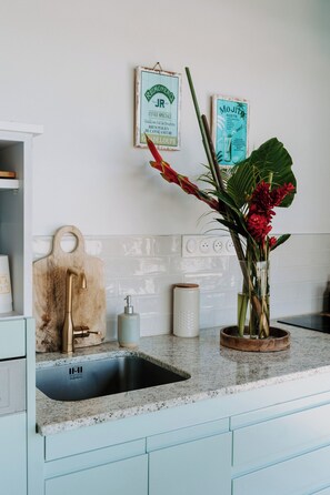 슈피리어 스튜디오, 수영장 전망 | 전용 주방