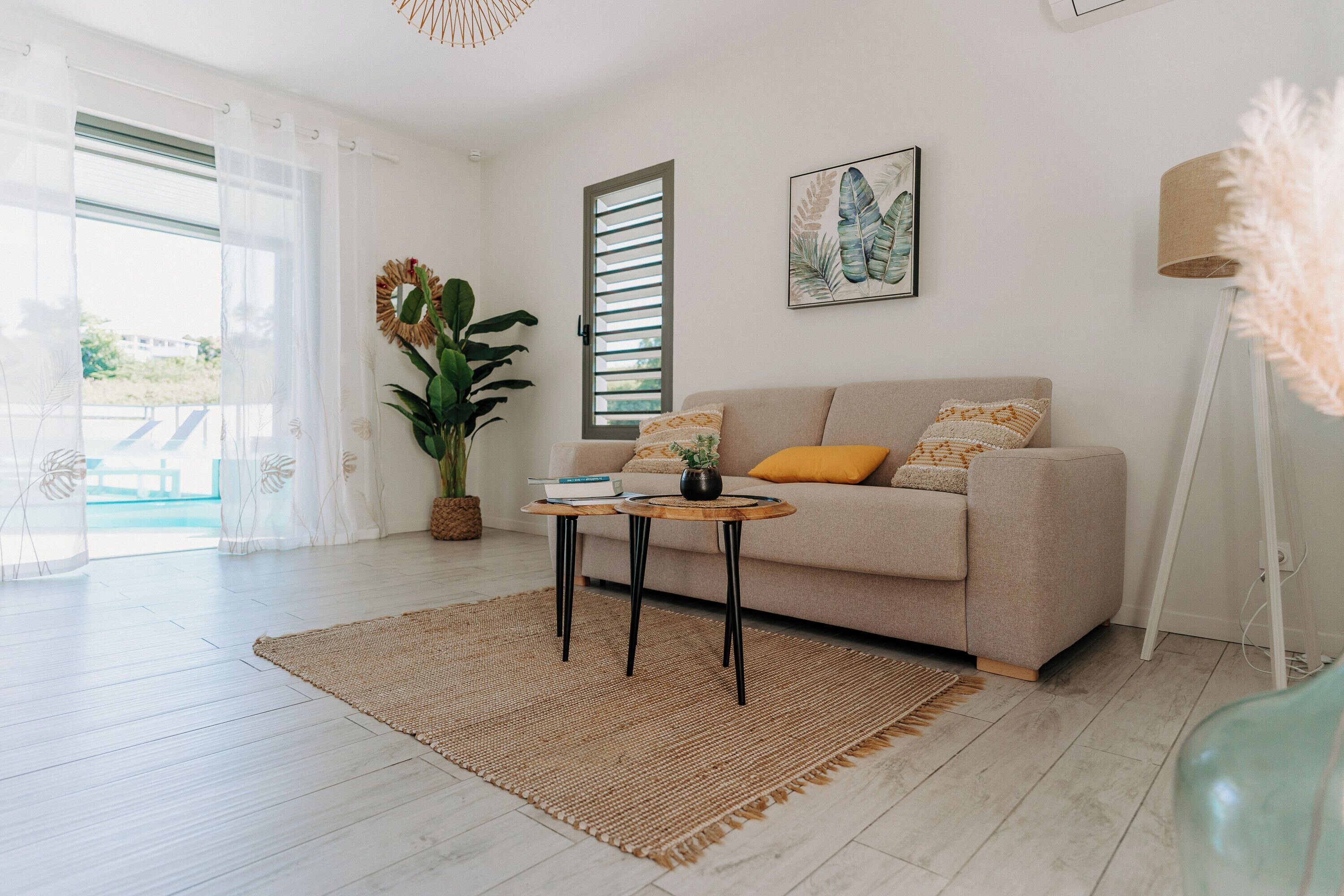 Căn hộ Superior, quang cảnh hồ bơi | Khu phòng khách