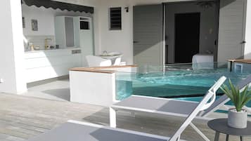Studio – comfort, utsikt mot høyde (Panoramic studio with private pool) | Terrasse/patio