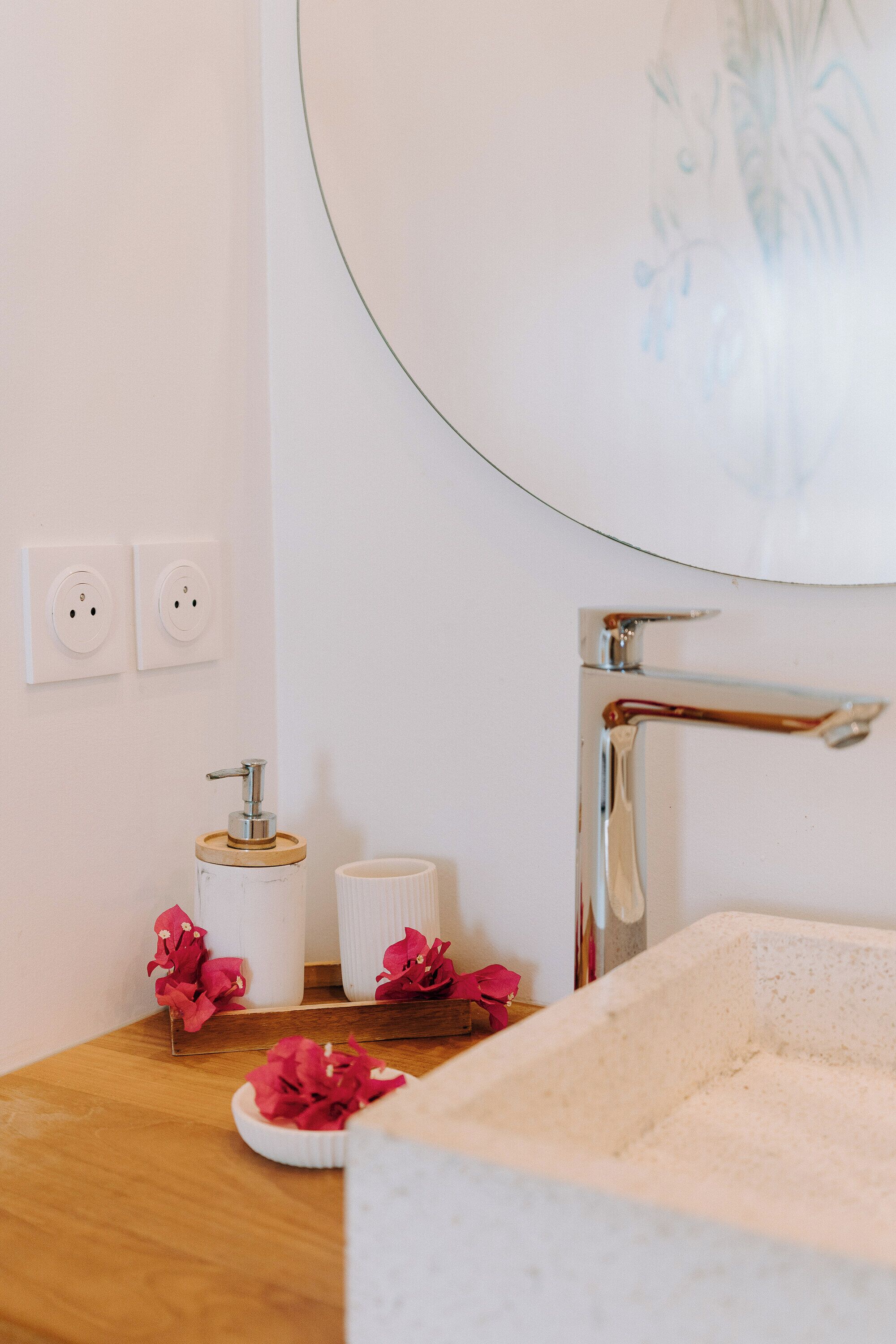 슈피리어 스튜디오, 수영장 전망 | 욕실