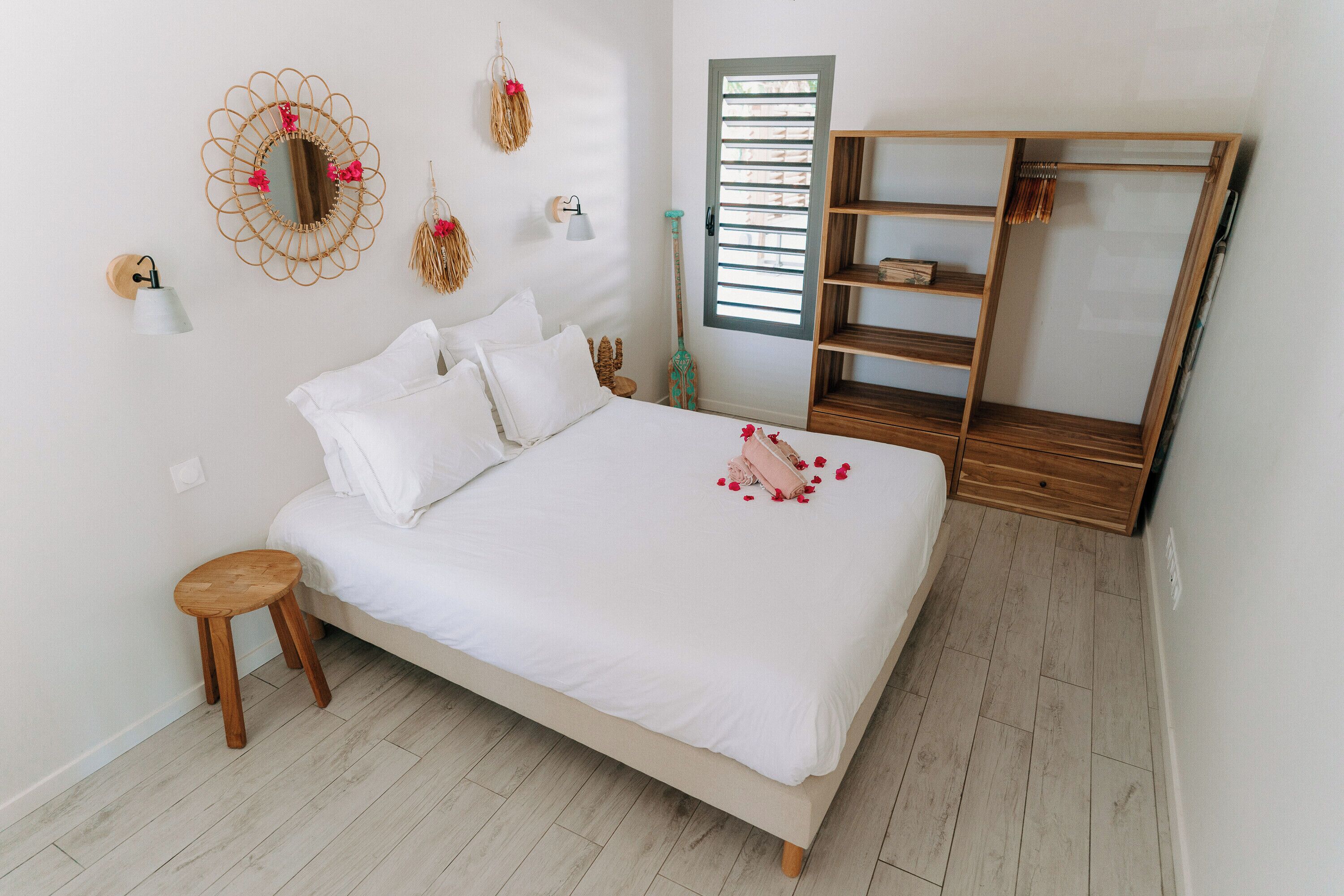 Căn hộ Superior, quang cảnh hồ bơi | Bàn ủi/dụng cụ ủi quần áo, truy cập Internet không dây miễn phí 