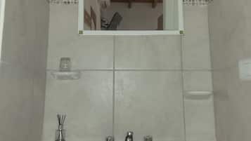 Quadruple Room | Bathroom