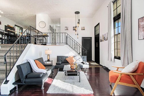 The Modern Rustic Retreat