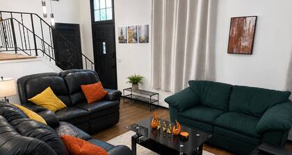 Modern Rustic Retreat | Game Room, Gym, Wet Bar, 4 TVs, Coff