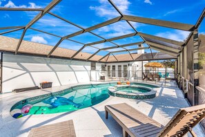 Pool - Tropical Oasis with Pool, Spa, Putting Green & Game Room (Bradenton)