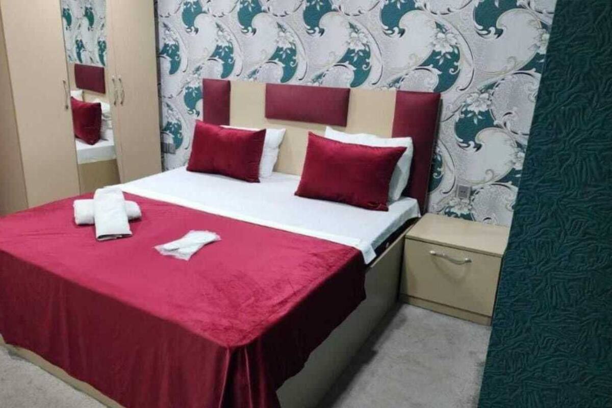 Premium bedding, desk, laptop workspace, free WiFi