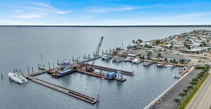Marina - The Mermaid House - Private Beach Access, Nettles Island, April Available! (Jensen Beach)