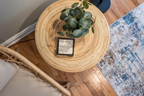 Interior - Explore Chicago! / King Bd near Train / Near Shops (Oak Park)