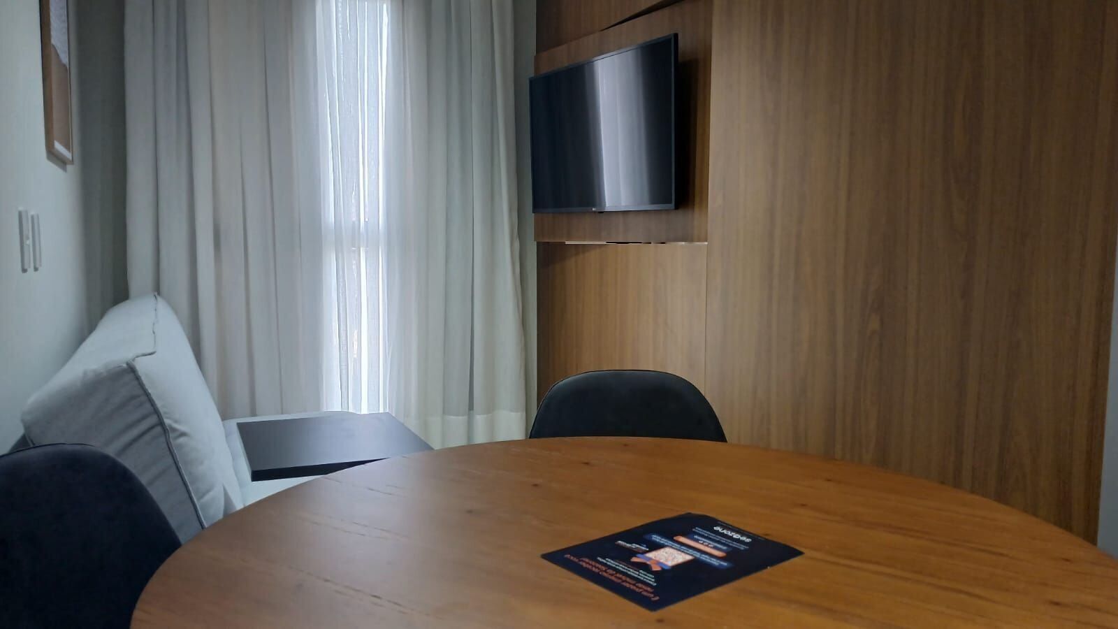 Basic Apartment | Dining