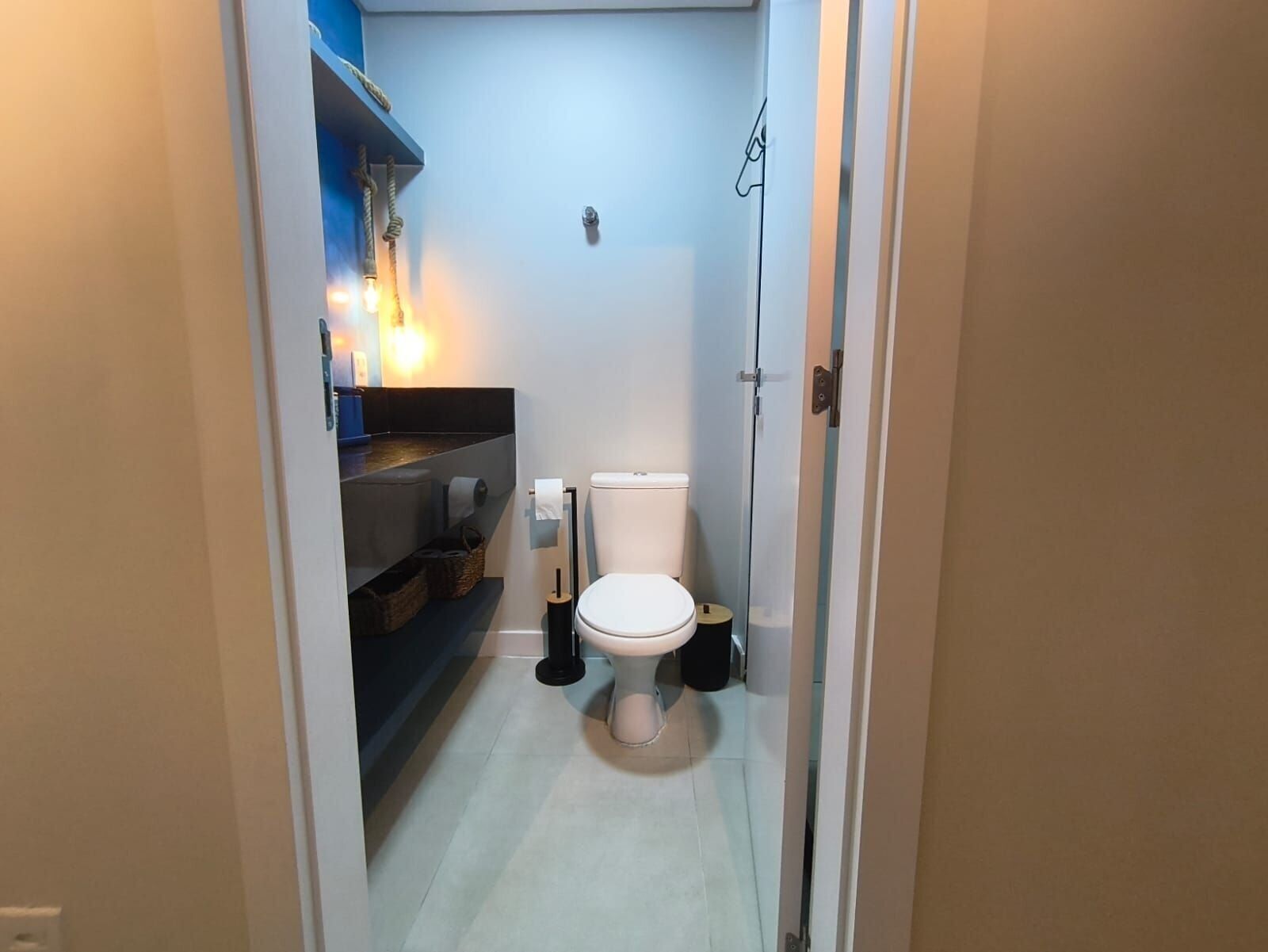 Basic Apartment | Bathroom