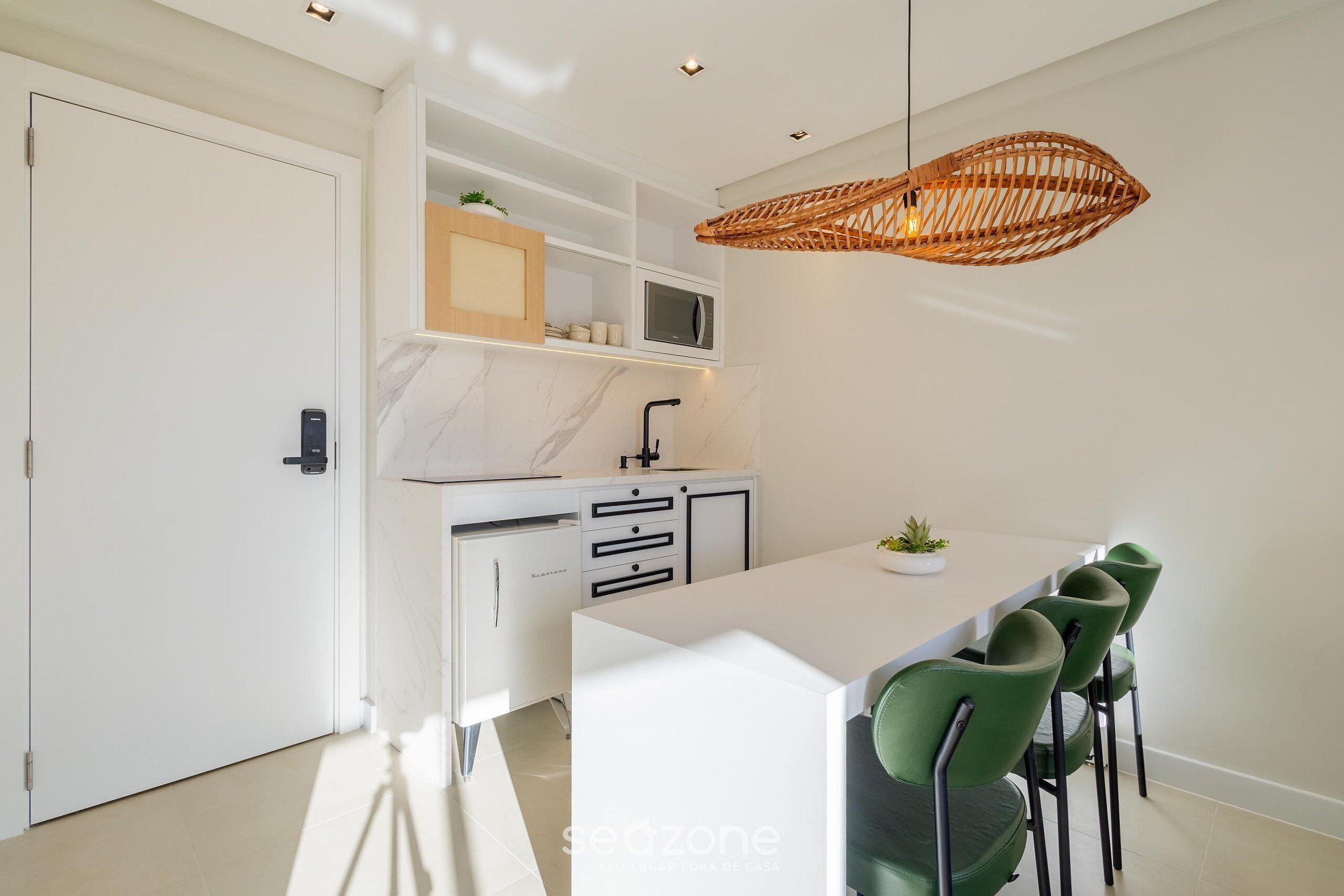 Basic Apartment | Private kitchen