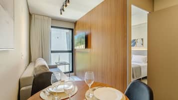 Basic Apartment | Dining