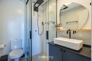 Basic Apartment | Bathroom - Modern Studios 2 km From Praia do Rosa - Rsos (Imbituba)