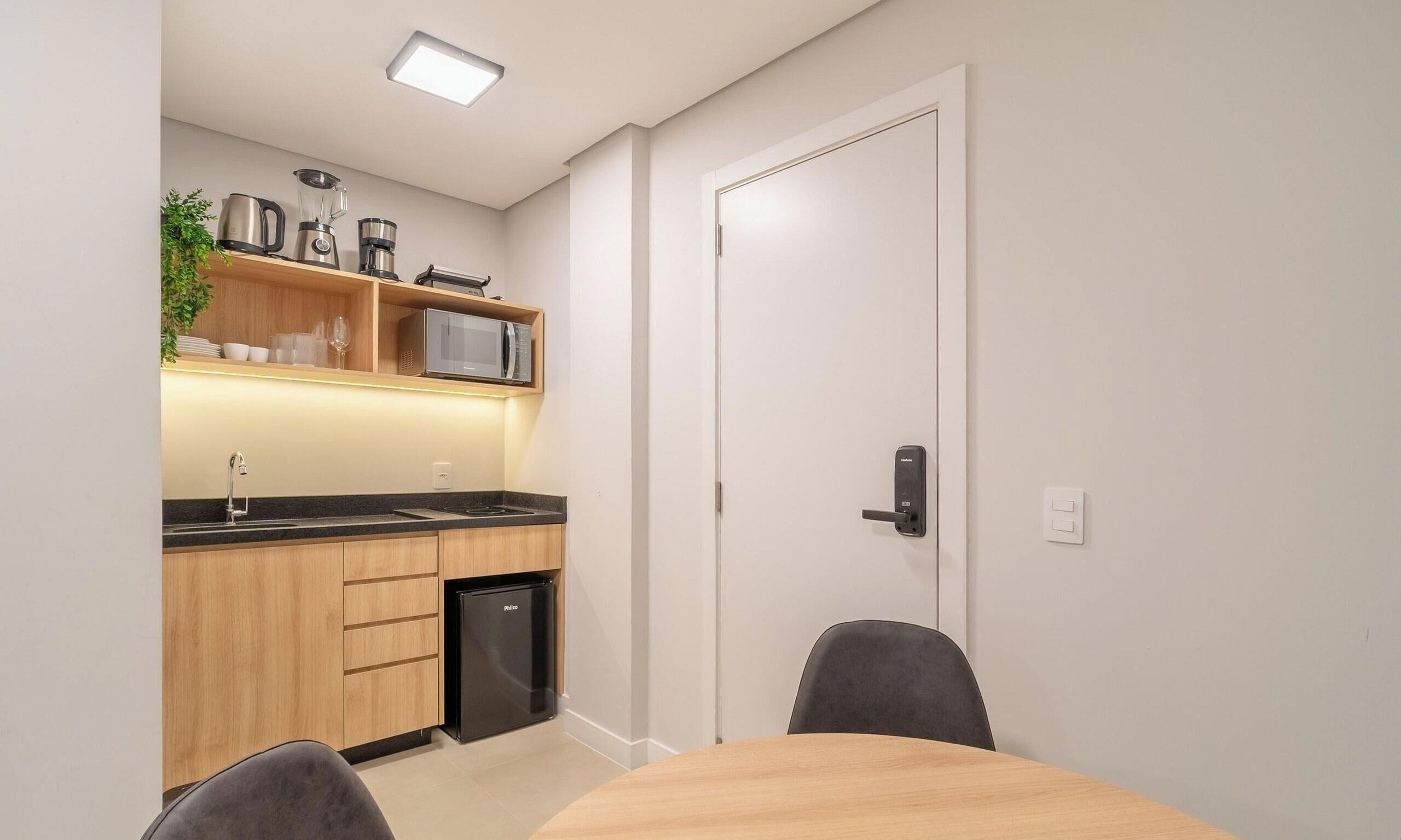 Basic Apartment | Dining