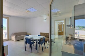 Living area - Boomerang Home 3 - in the 4* Boomerang Village - 2 min from the Salina dei Monaci (Puglia)