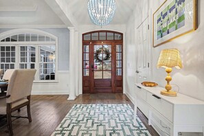 المنشأة من الداخل