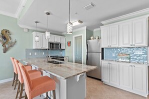 Fridge, microwave, oven, stovetop - Beach Resort 5th floor, zero depth pool, steps to the beach! (Miramar Beach)
