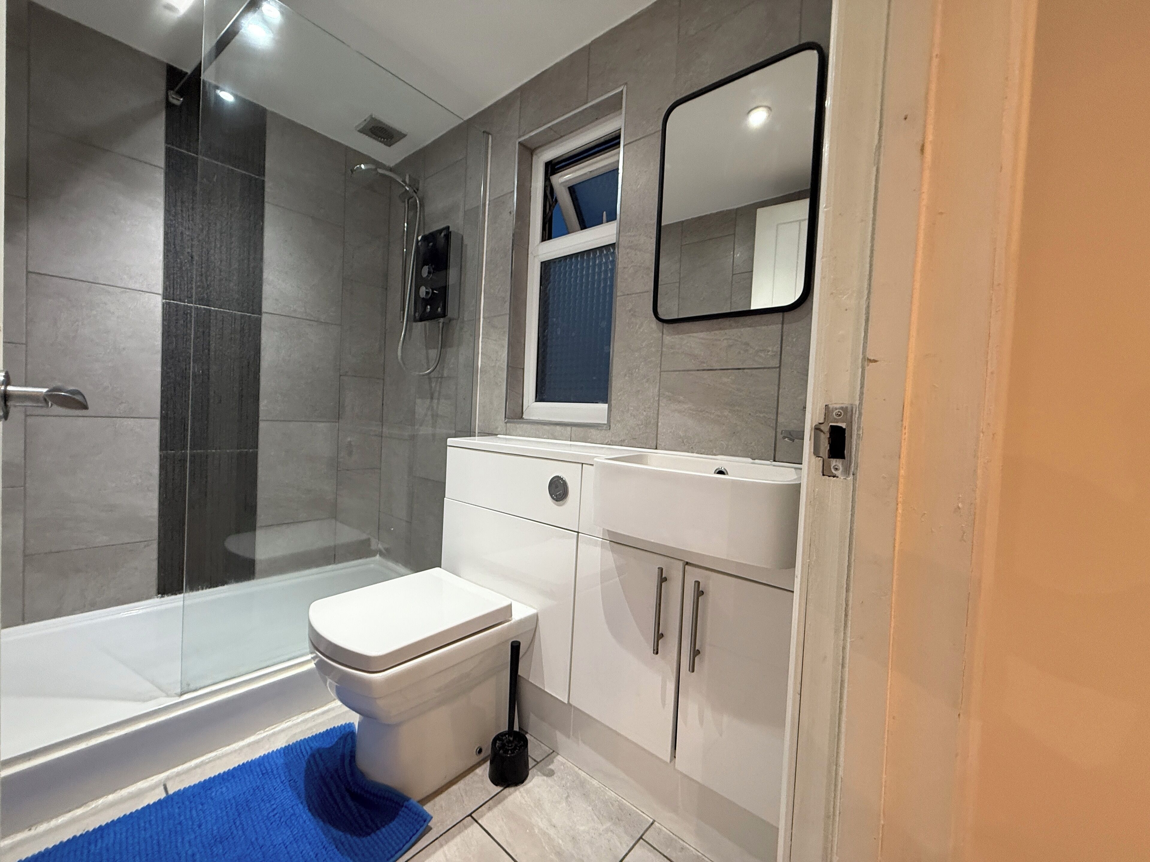 Chambre Quadruple Confort | Wi-Fi gratuit