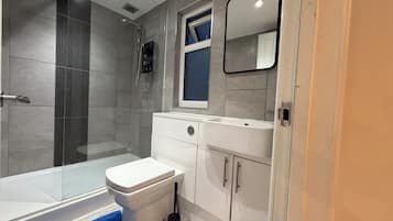 Chambre Quadruple Confort | Wi-Fi gratuit