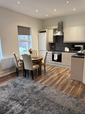 Living area - Bel Palace (Croydon)