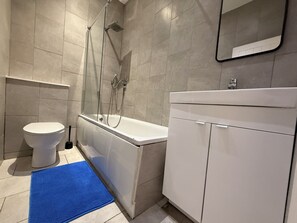 Shared bathroom - Bel Palace (Croydon)