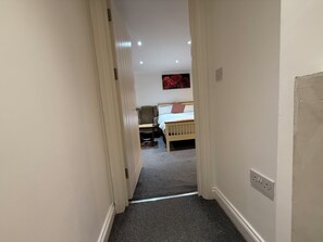 Comfort Quadruple Room | Free WiFi - Bel Palace (Croydon)