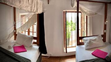 Basic Shared Dormitory, City View | Soundproofing, free WiFi