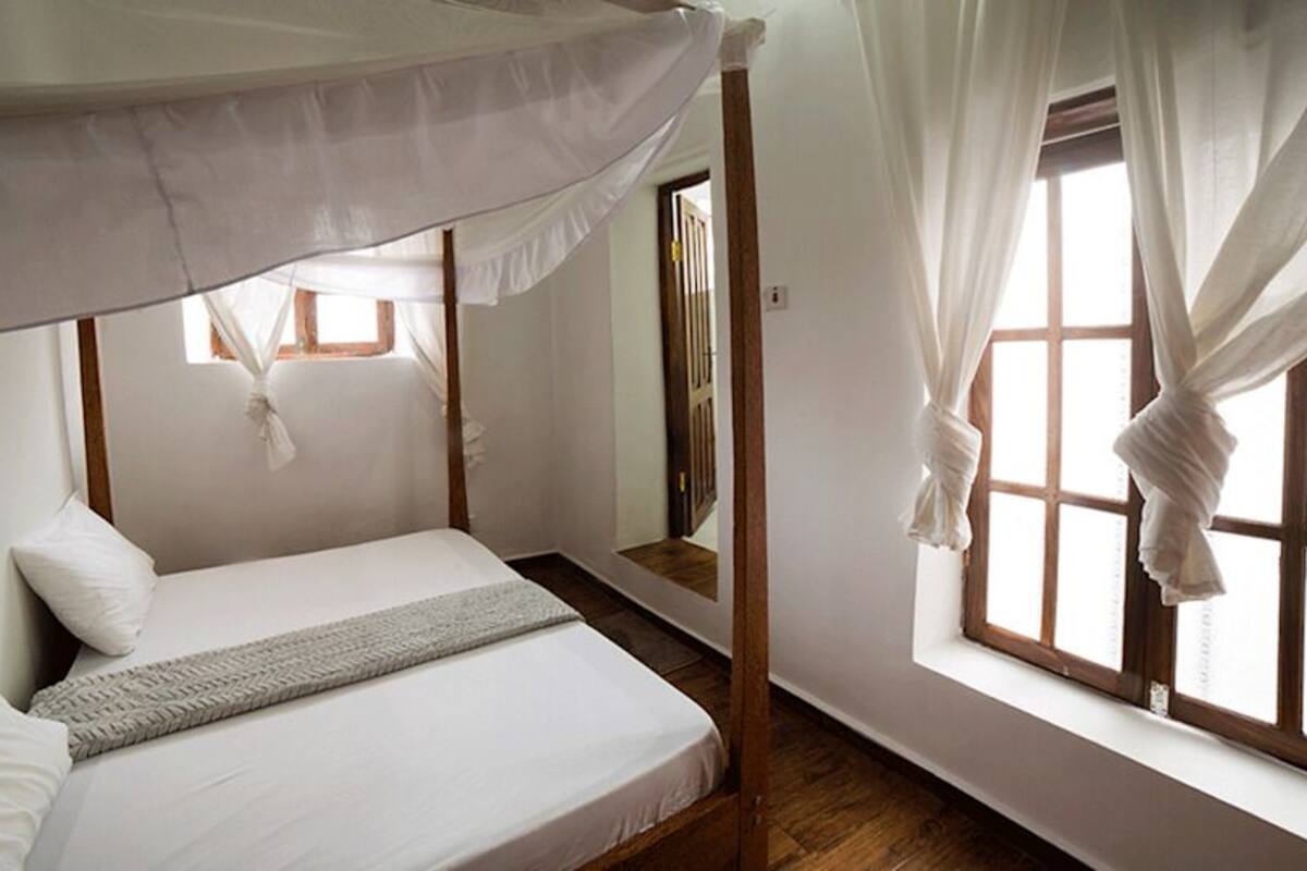 基本雙人房 | 隔音、免費 Wi-Fi