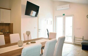 Dining - Amazing apartment in Vrsi with WiFi (Vrsi)