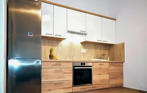 Fridge, oven, stovetop, dishwasher - Amazing apartment in Vrsi with WiFi (Vrsi)