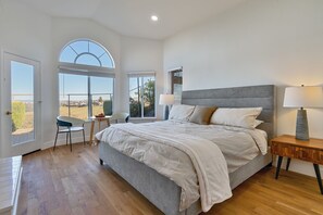WiFi, bed sheets - Spacious 4-bedroom house in serene Hercules (Hercules)