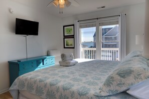 Iron/ironing board, travel cot, free WiFi, bed sheets - 2nd Row, Ocean Views, Steps to Beach, Fire Pit! (Surf City)