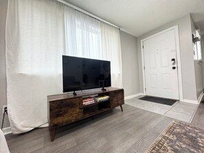 Interior - 2-bedroom modern house in charming Pittsburgh (Pittsburgh)