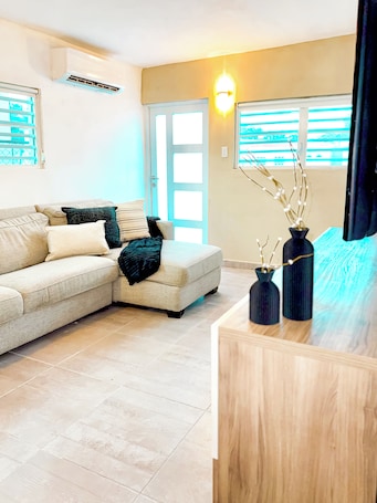 Smart TV. Cozy Boho Apt near Ojo de agua and near beach in Vega Baja, Puerto Rico