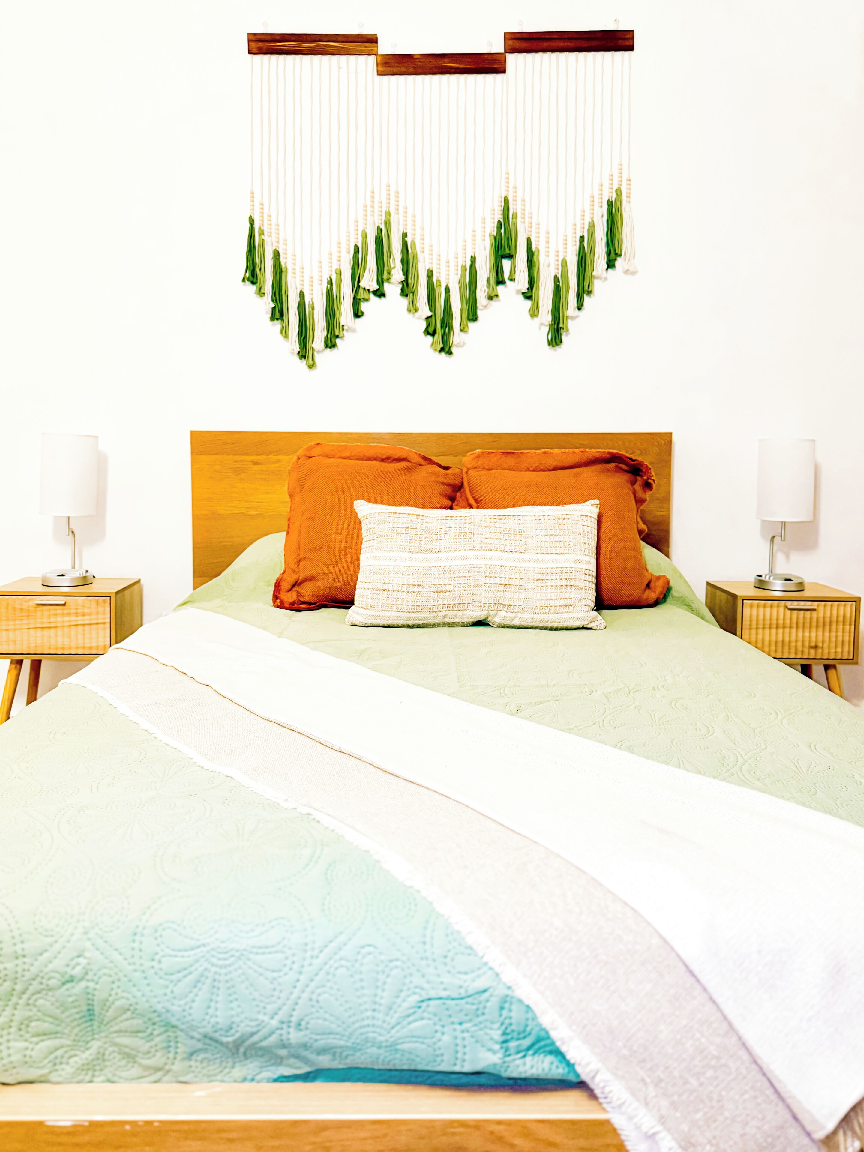 2 habitaciones, escritorio, tabla de planchar con plancha y wifi gratis 