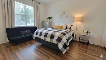 Iron/ironing board, internet, bed sheets