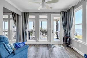 Deluxe House, Balcony, Beach View | Living area