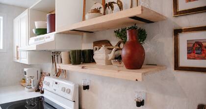 Stylish 3BR Retreat, Prime Local, Sleeps 8+Trundle