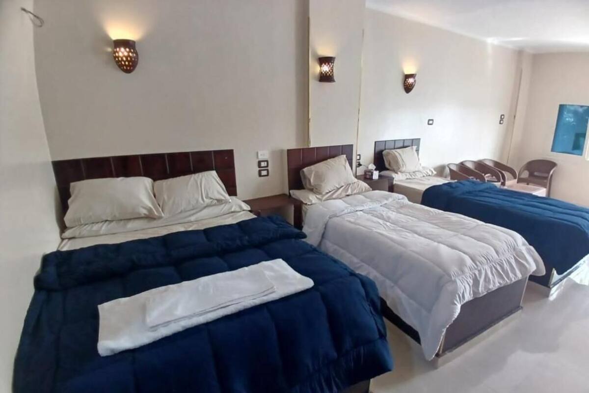 Blackout drapes, soundproofing, free WiFi