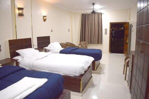 Blackout drapes, soundproofing, free WiFi - NILE MOON (Aswan)