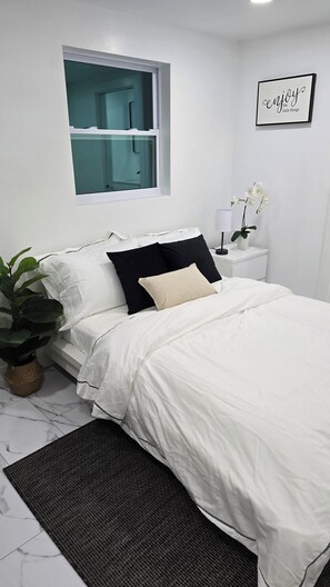 Desk, iron/ironing board, free WiFi, bed sheets