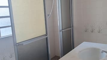 Comfort Suite, City View | Bathroom