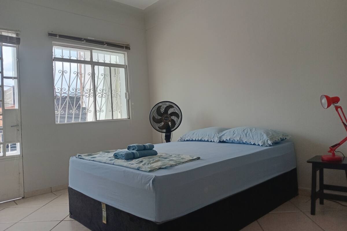 Kahden hengen classic-huone, kaupunkinäköala | Ilmainen Wi-Fi