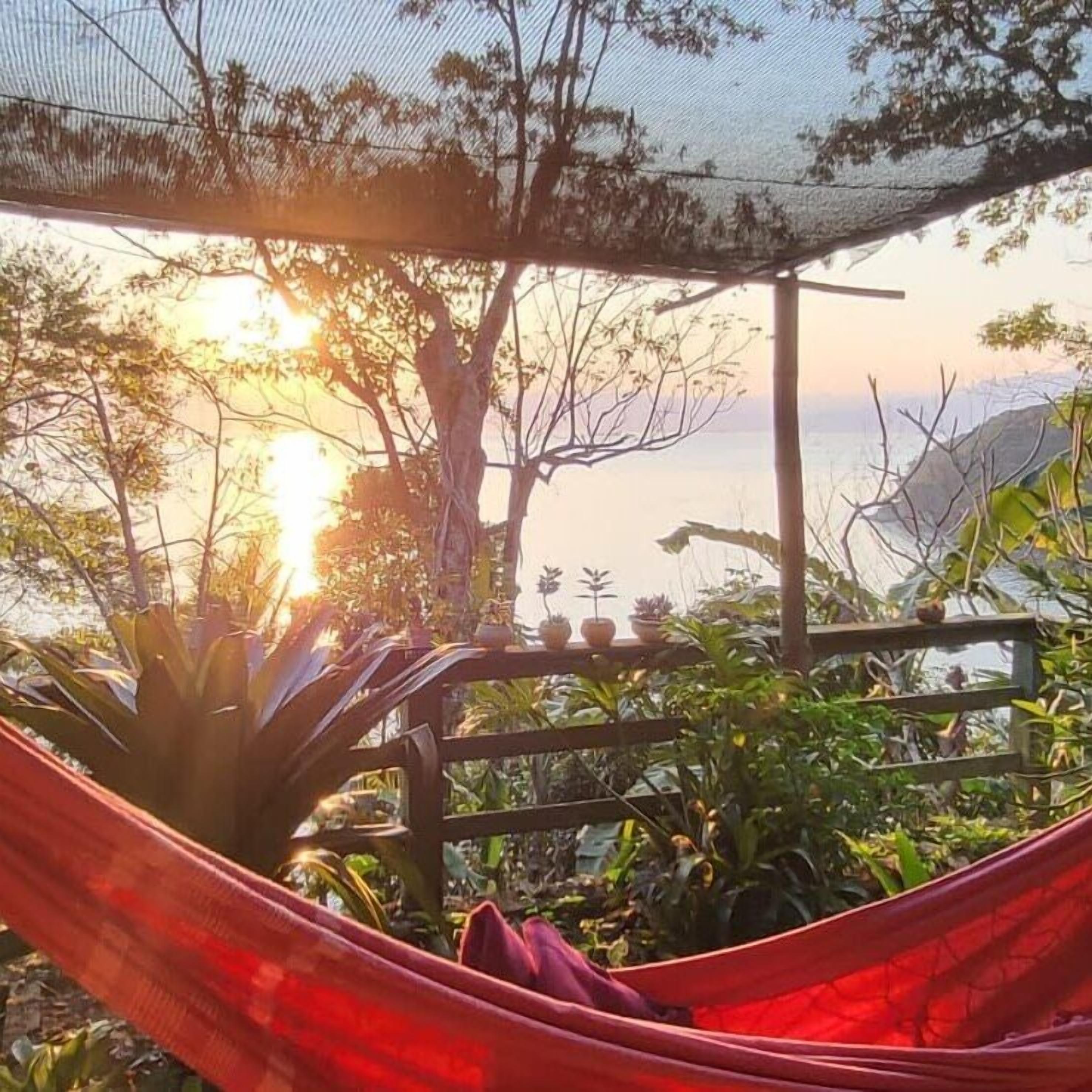 Classic-alpehytte - balkon - udsigt til bugt | Udsigt fra balkon