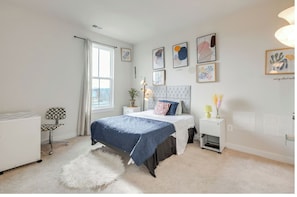 3 bedrooms, iron/ironing board, free WiFi, bed sheets - Delightful balti, Washington DC retreat (Laurel)