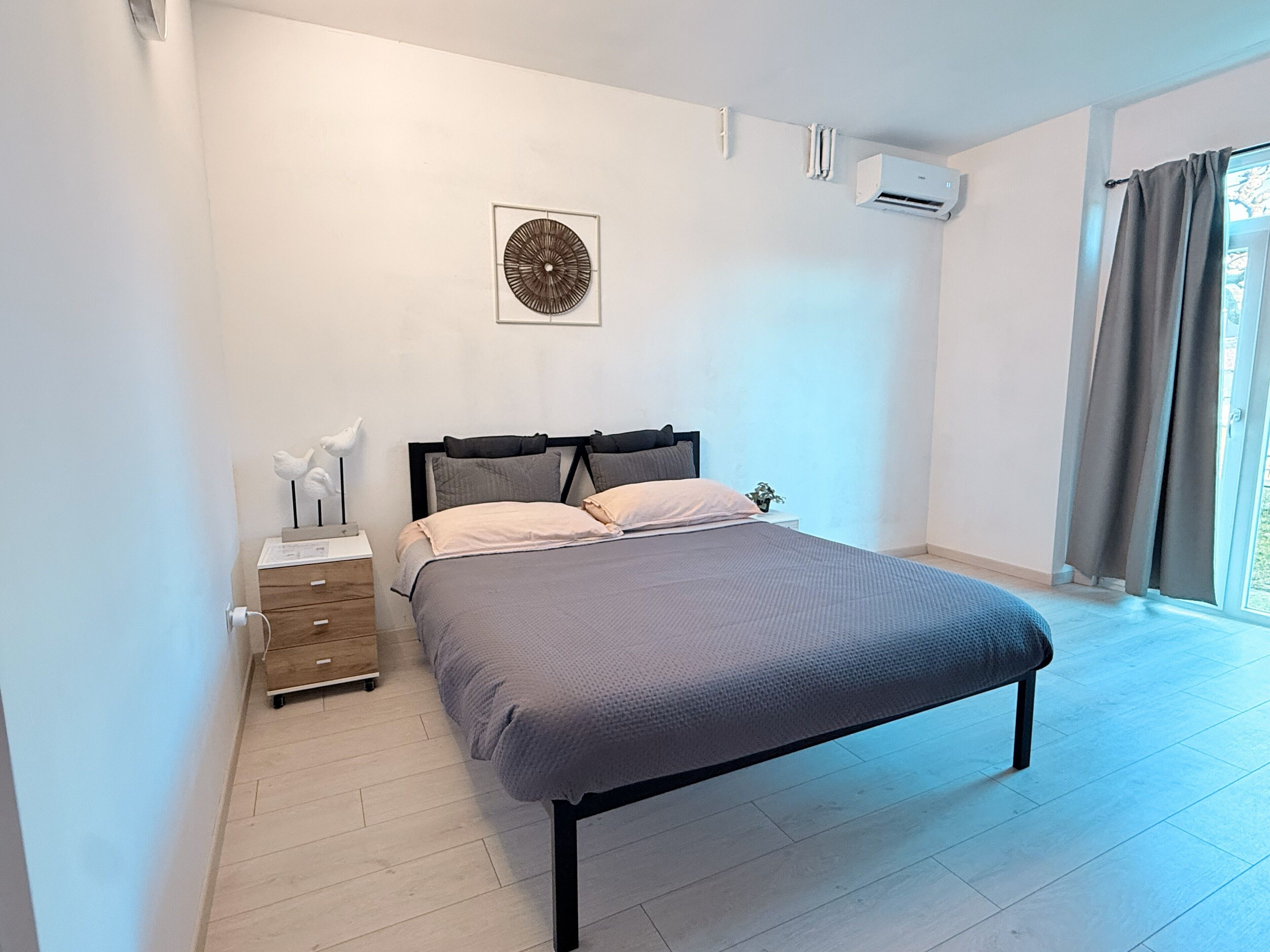 Iron/ironing board, WiFi