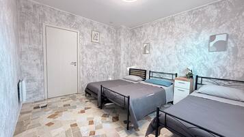 Tabla de planchar con plancha y wifi